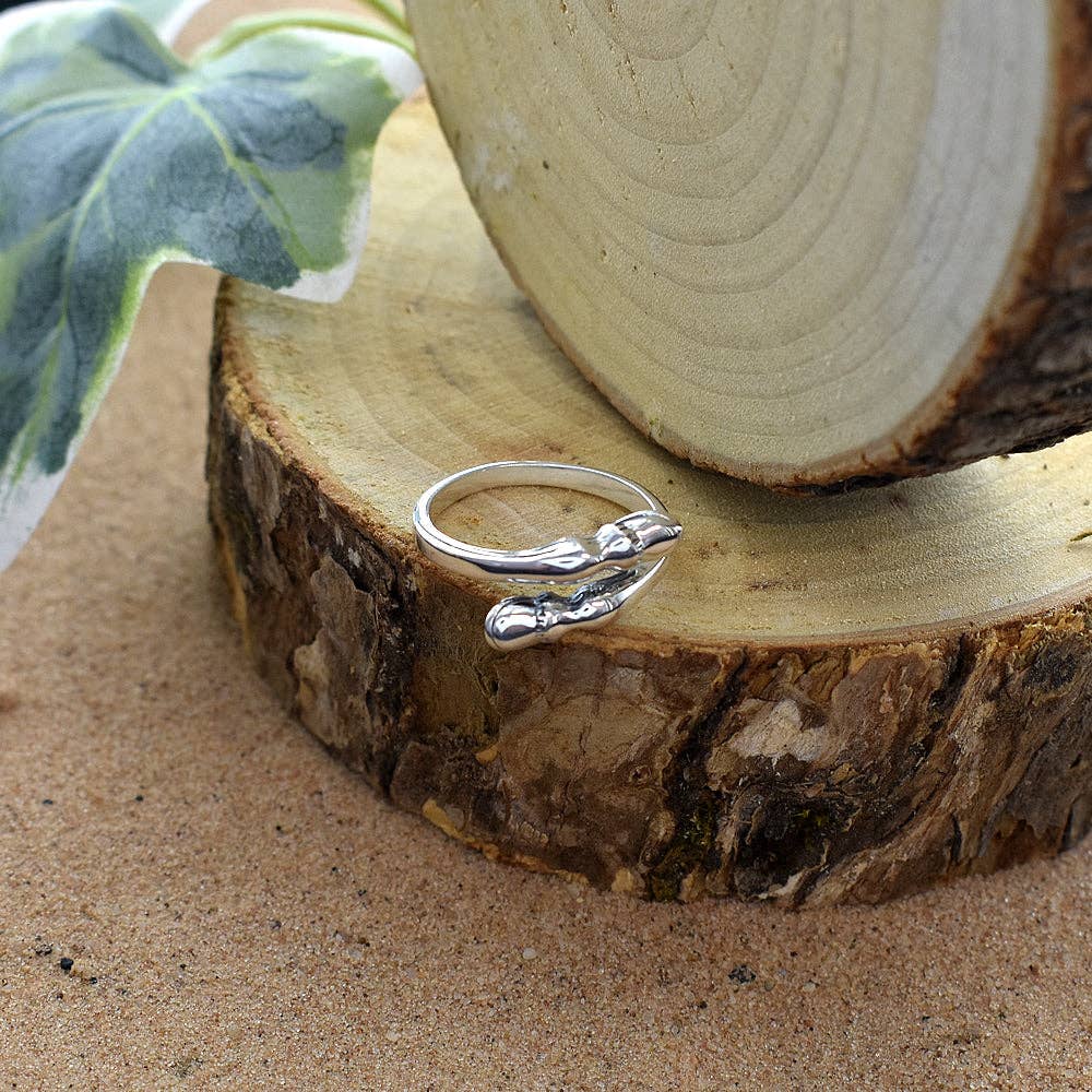 Kali Designs Cavelli Overlapped Hooves Ring